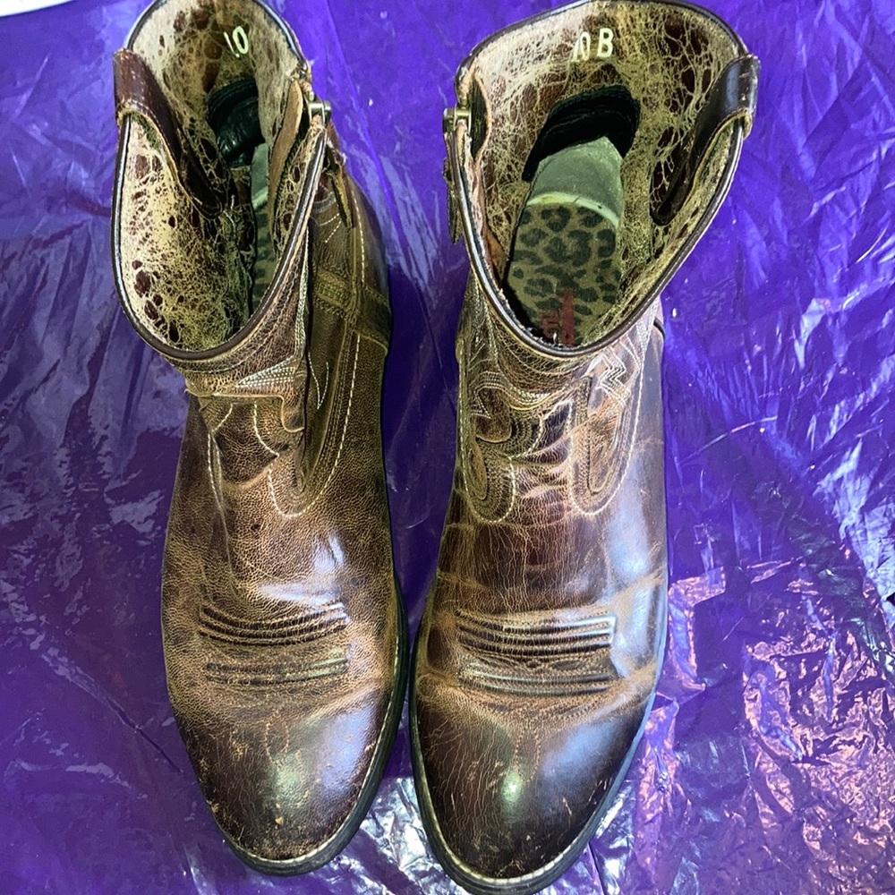 Ariat Boots Womens Billie. Size 10B.